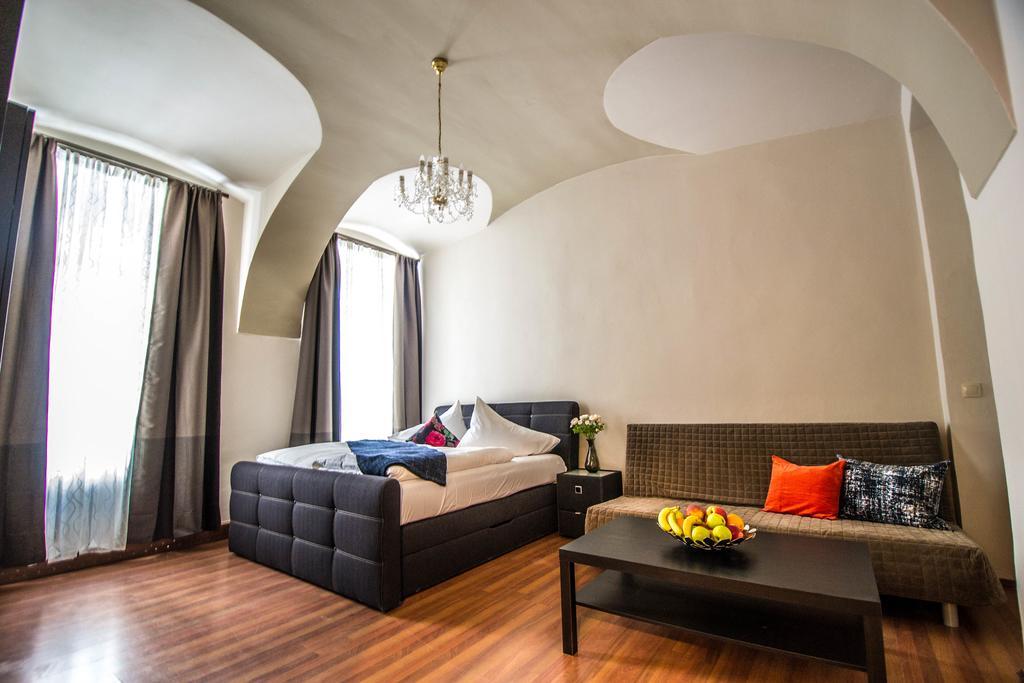 4bdr Historical Spirit By Ruterra Apartment Prag