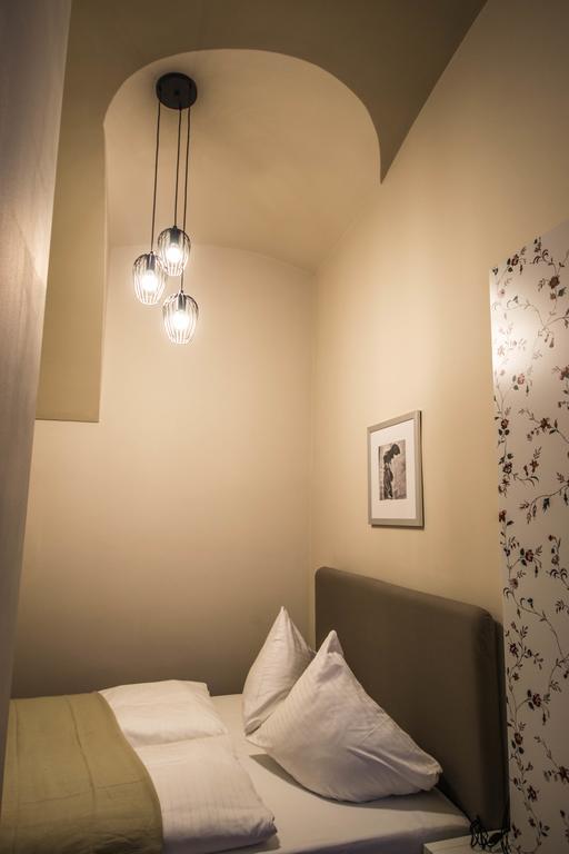 Apartment 4bdr Historical Spirit By Ruterra Prag